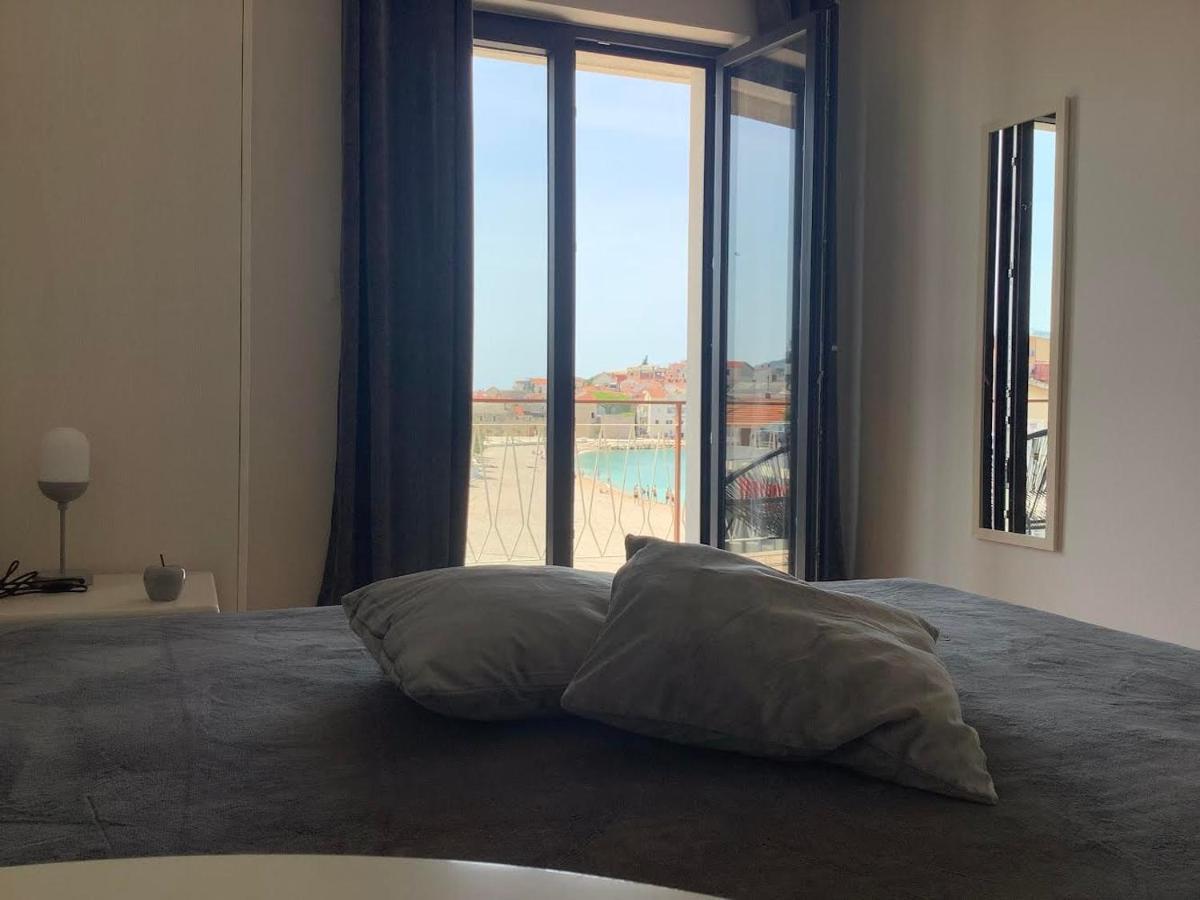 Rooms 22 - Beachfront Primošten Exteriör bild